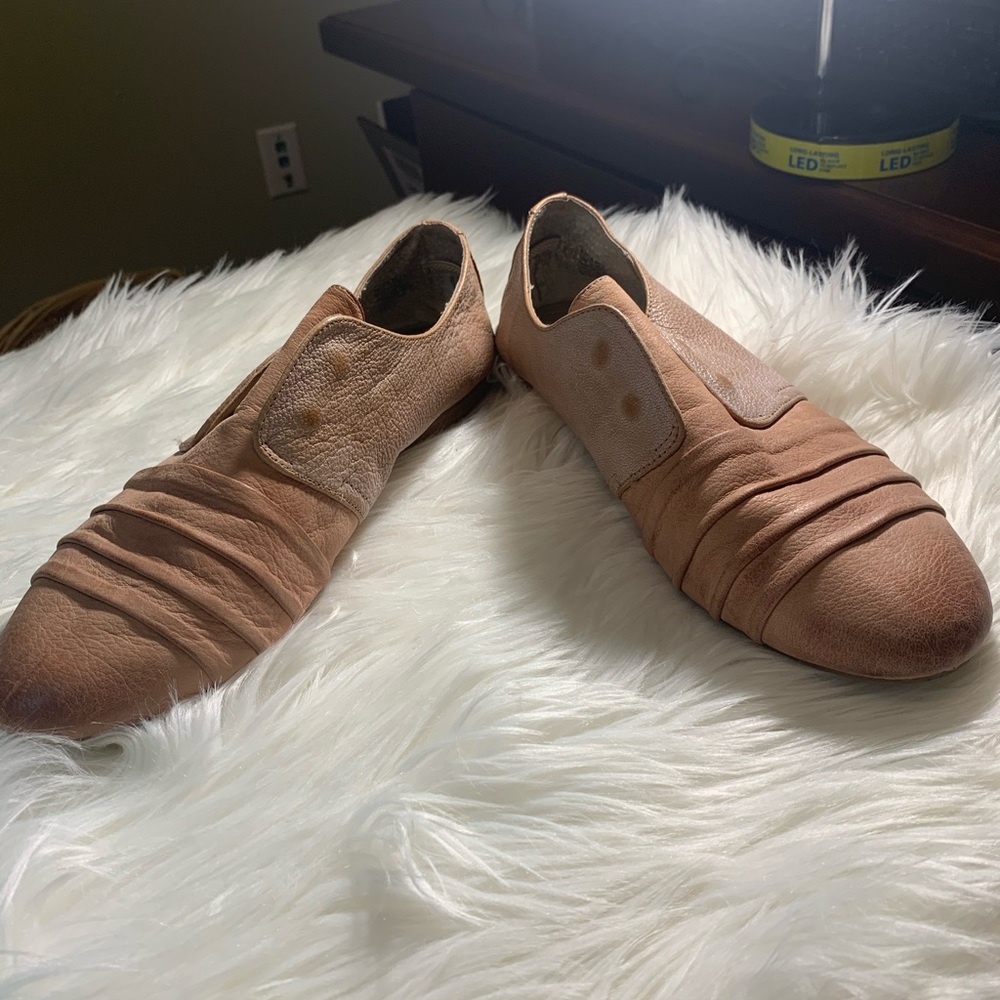 Shoes - Picture 3 of 7
